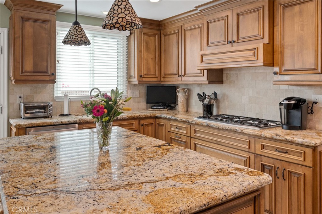 23103 Cerise Property Photo 15