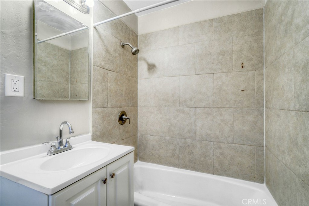 1922 Locust Property Photo 10