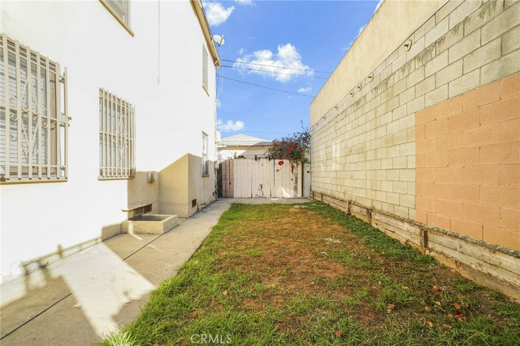 1922 Locust Property Photo 14