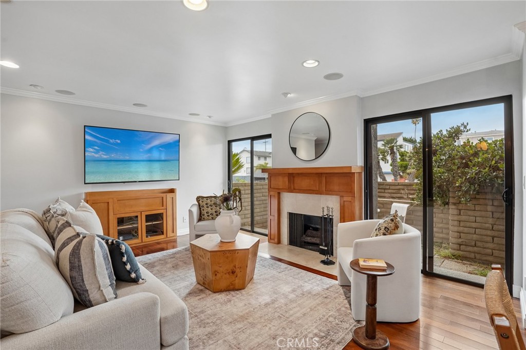 1447 Manhattan Beach Boulevard A Property Photo 3