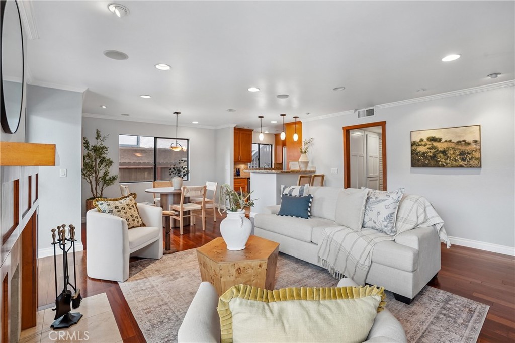 1447 Manhattan Beach Boulevard A Property Photo 5