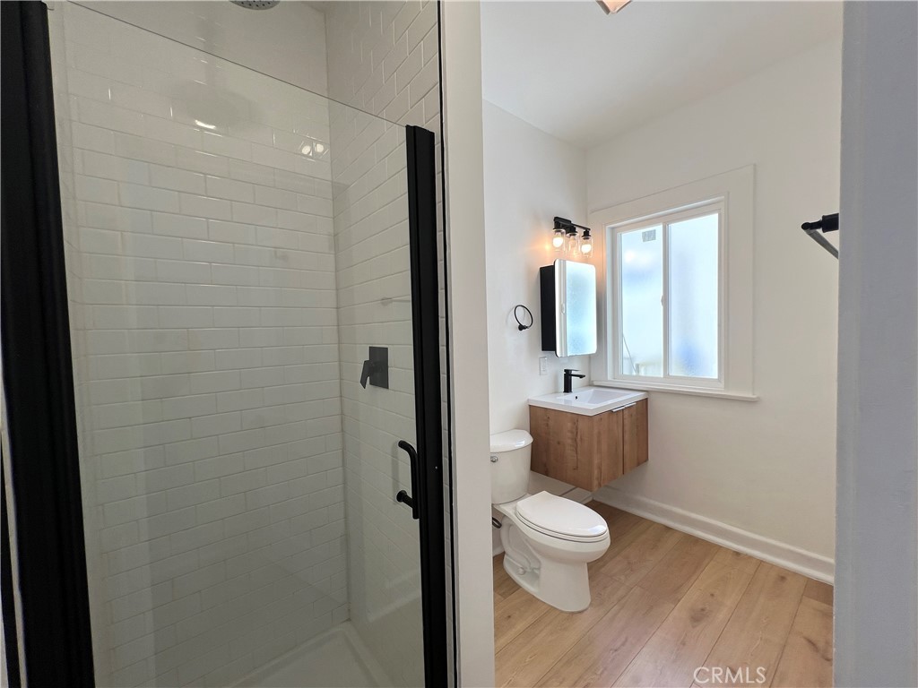 1557 W 36th Place 1/2 Property Photo 19