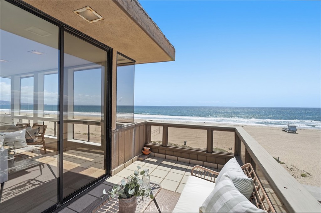 2516 The Strand Property Photo 8