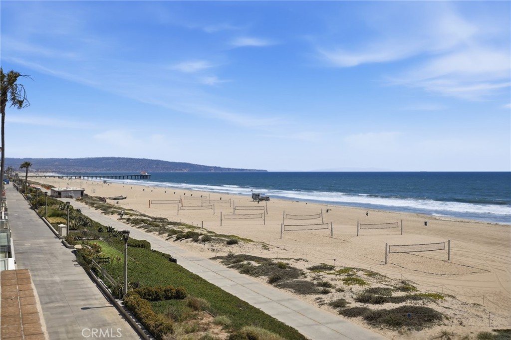 2516 The Strand Property Photo 11