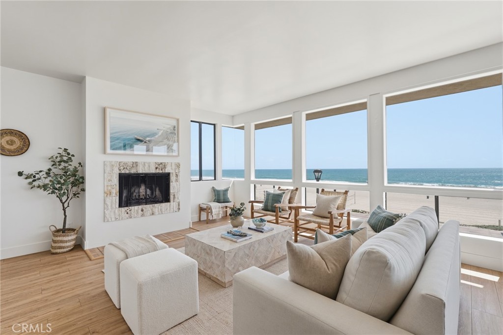 2516 The Strand Property Photo 12
