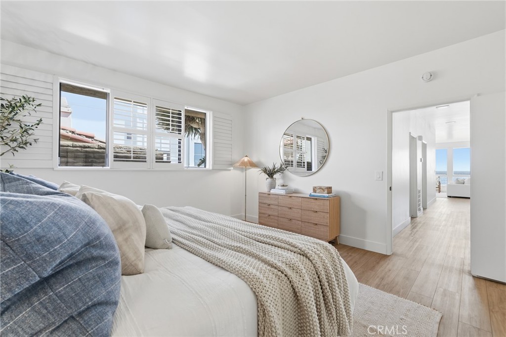 2516 The Strand Property Photo 16