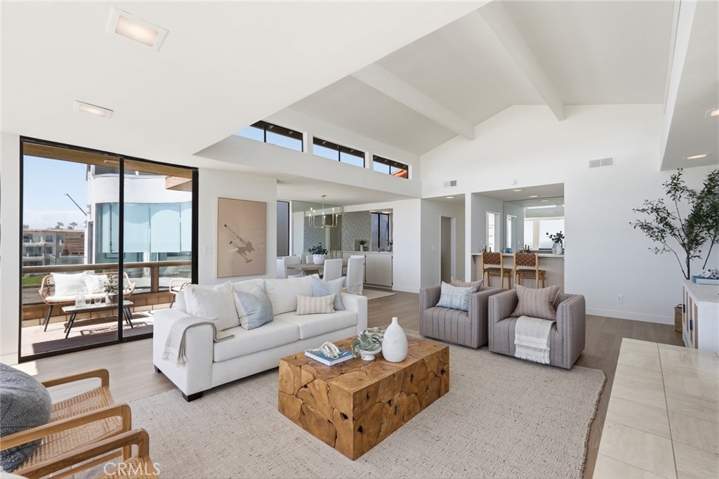 2516 The Strand Property Photo 24