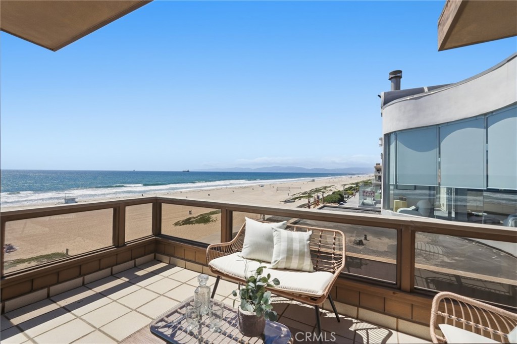 2516 The Strand Property Photo 27