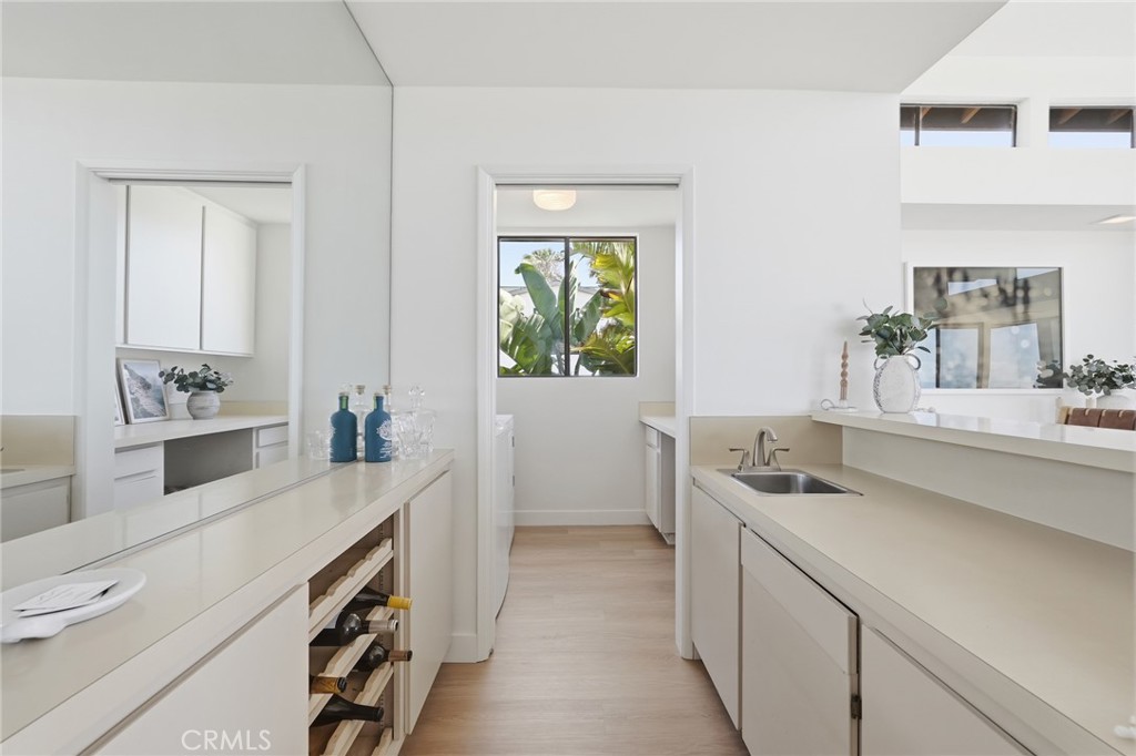 2516 The Strand Property Photo 30