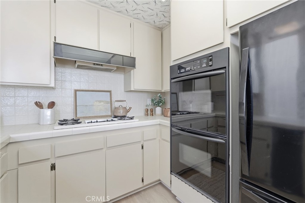 2516 The Strand Property Photo 33