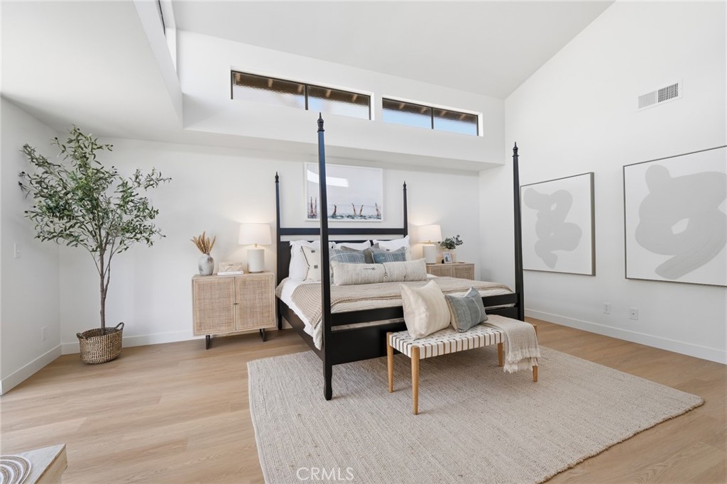 2516 The Strand Property Photo 37