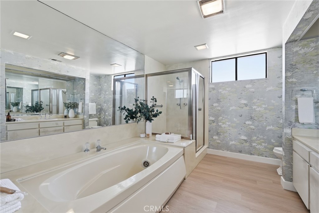 2516 The Strand Property Photo 42