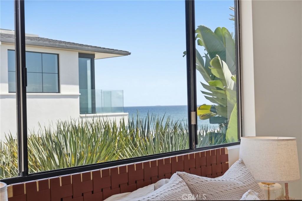 2516 The Strand Property Photo 45