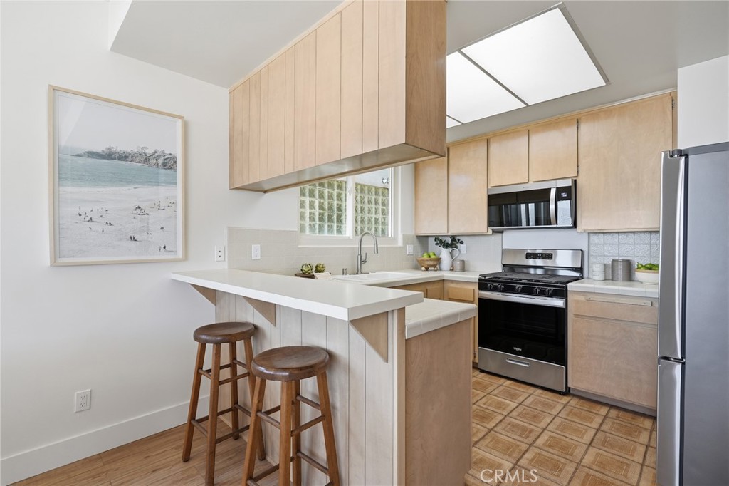 2516 The Strand Property Photo 55