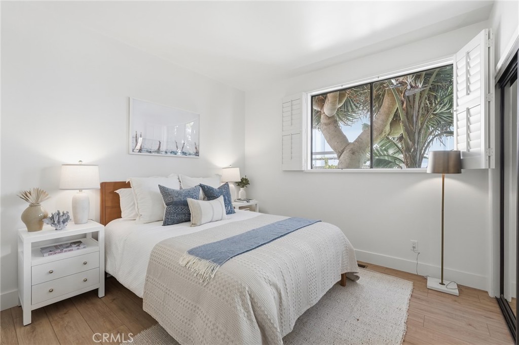 2516 The Strand Property Photo 61