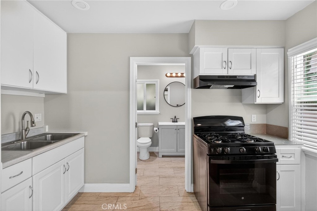 610 E Fairview Boulevard 3/4 Property Photo 2