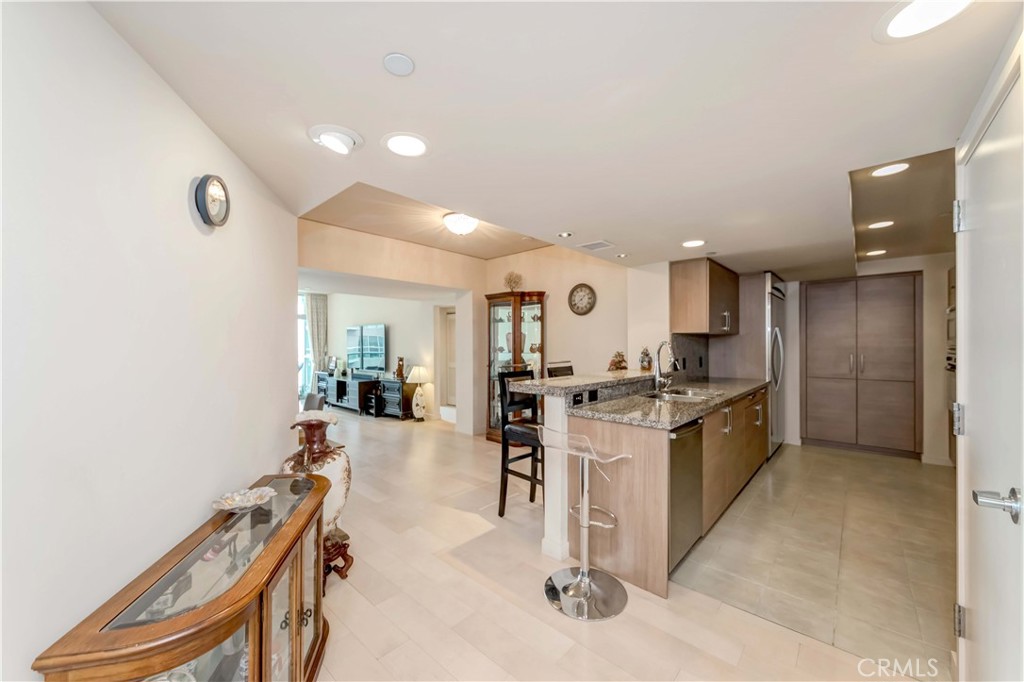 13650 Marina Pointe Drive 1506 Property Photo 5