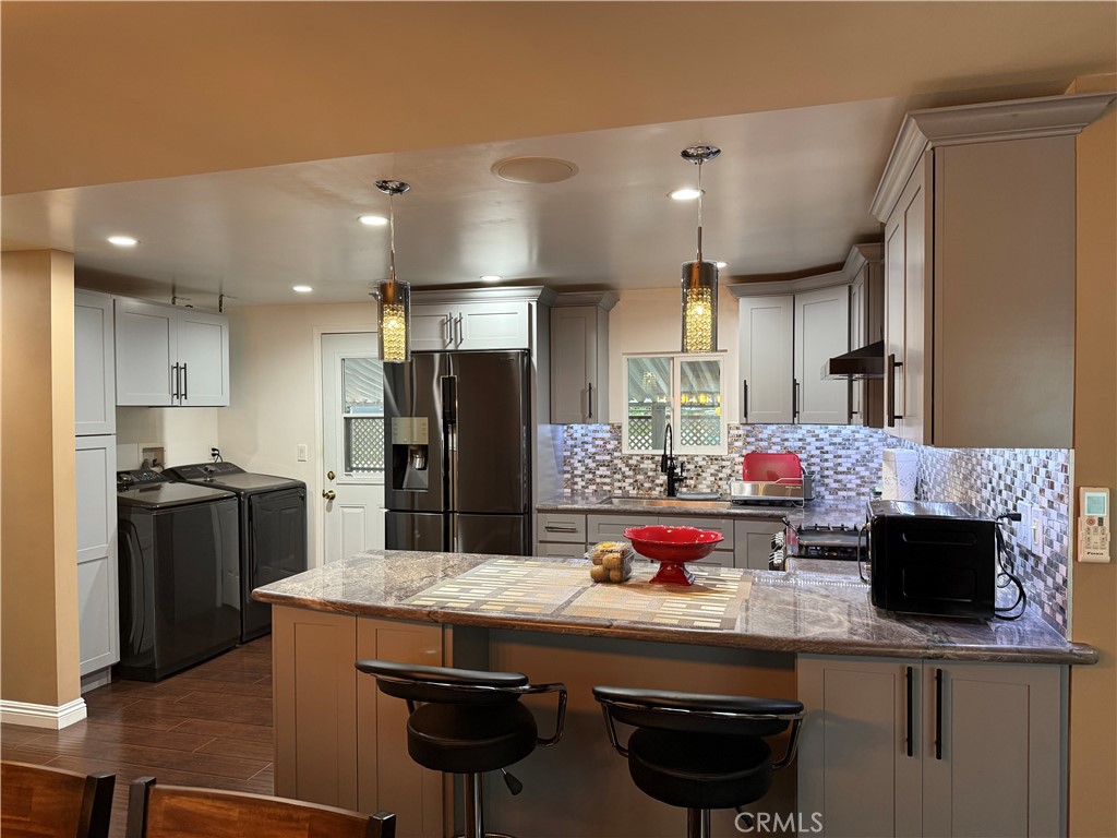 435 E Gardena Boulevard 10 Property Photo 1