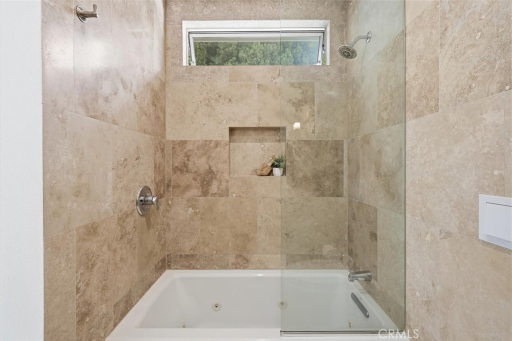 2448 Riverside Pl Property Photo 24