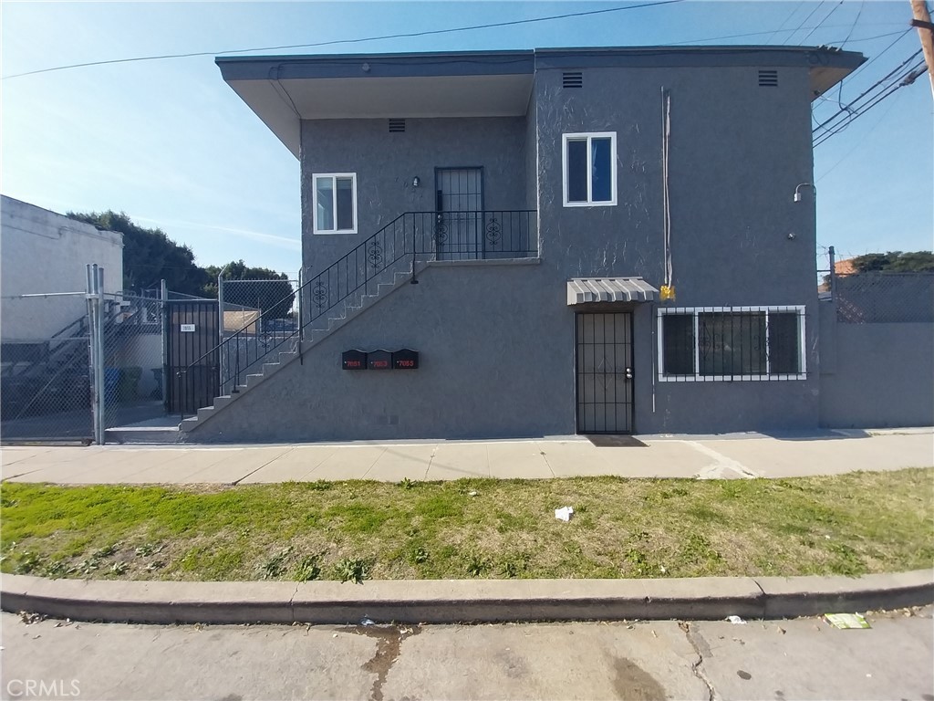 7051 3rd Property Photo 2