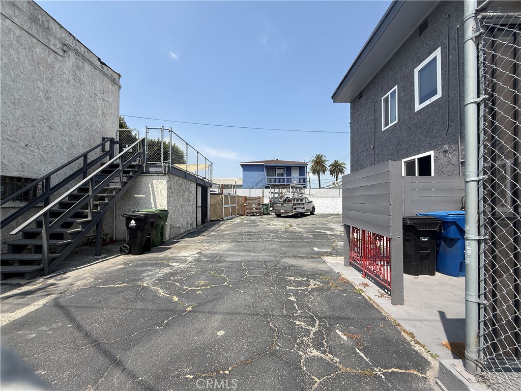 7051 3rd Property Photo 10