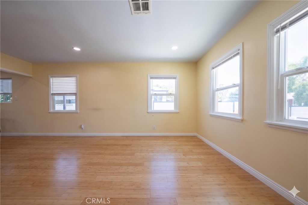 8017 Noble Property Photo 3