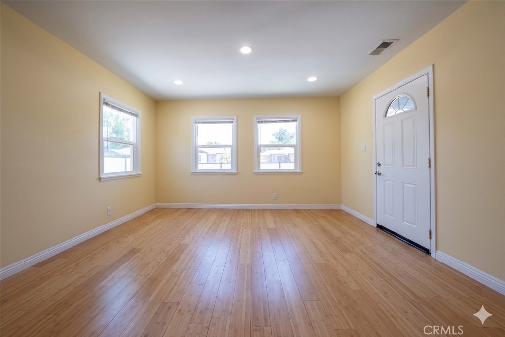 8017 Noble Property Photo 4