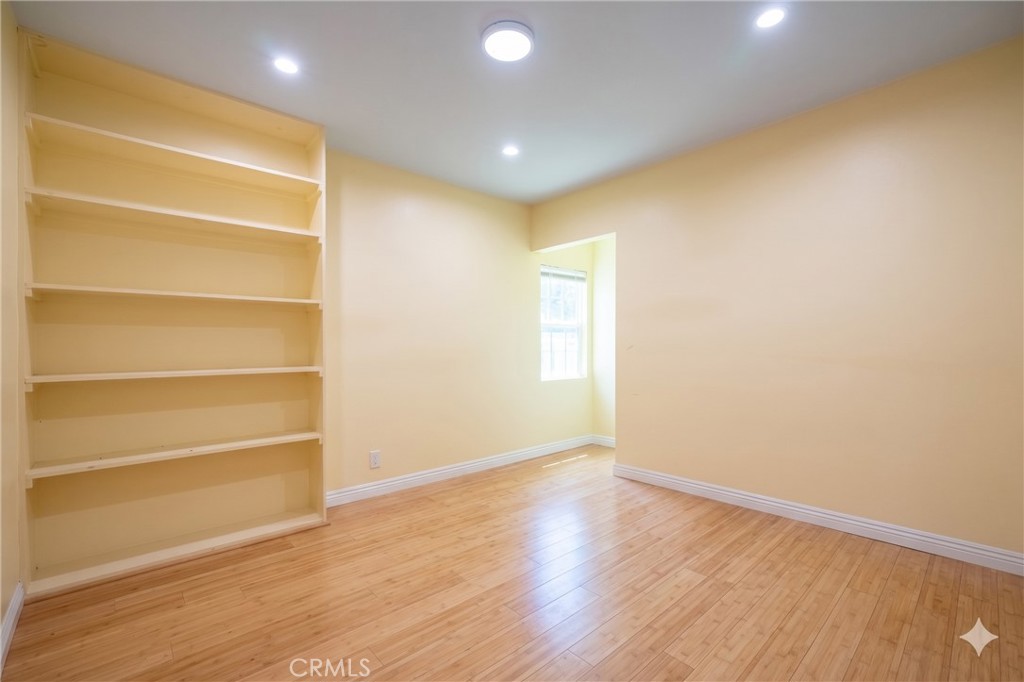 8017 Noble Property Photo 9