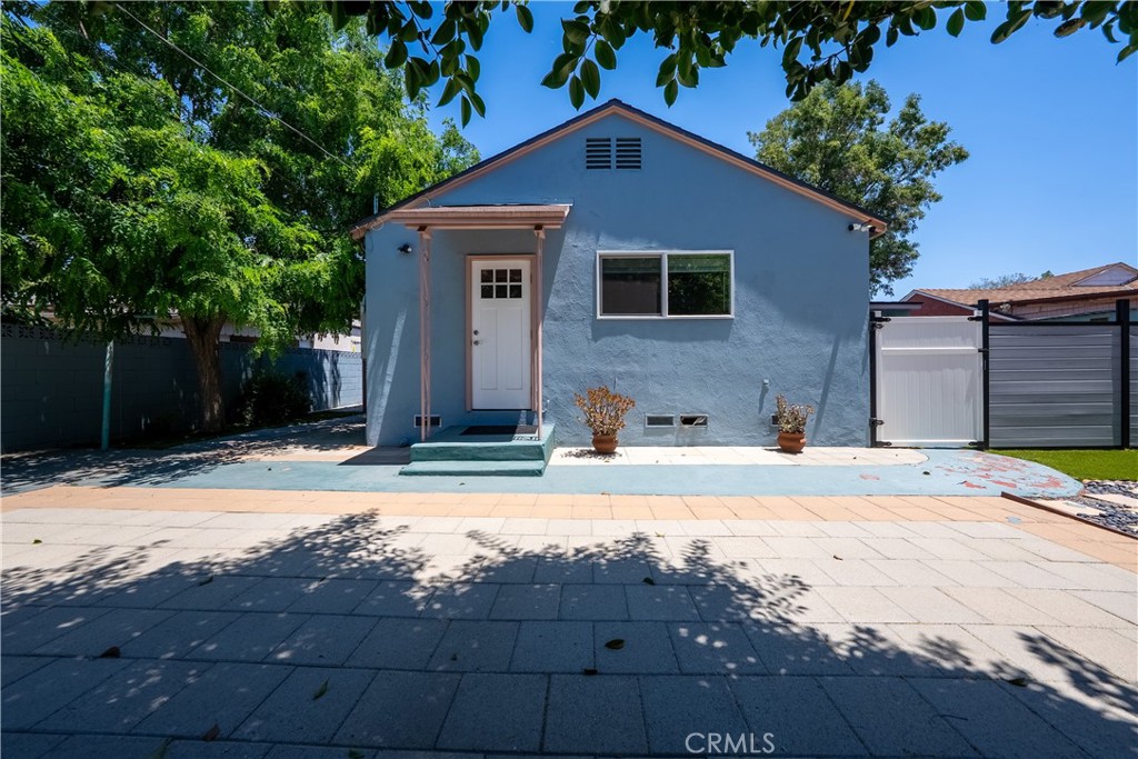 8017 Noble Property Photo 24