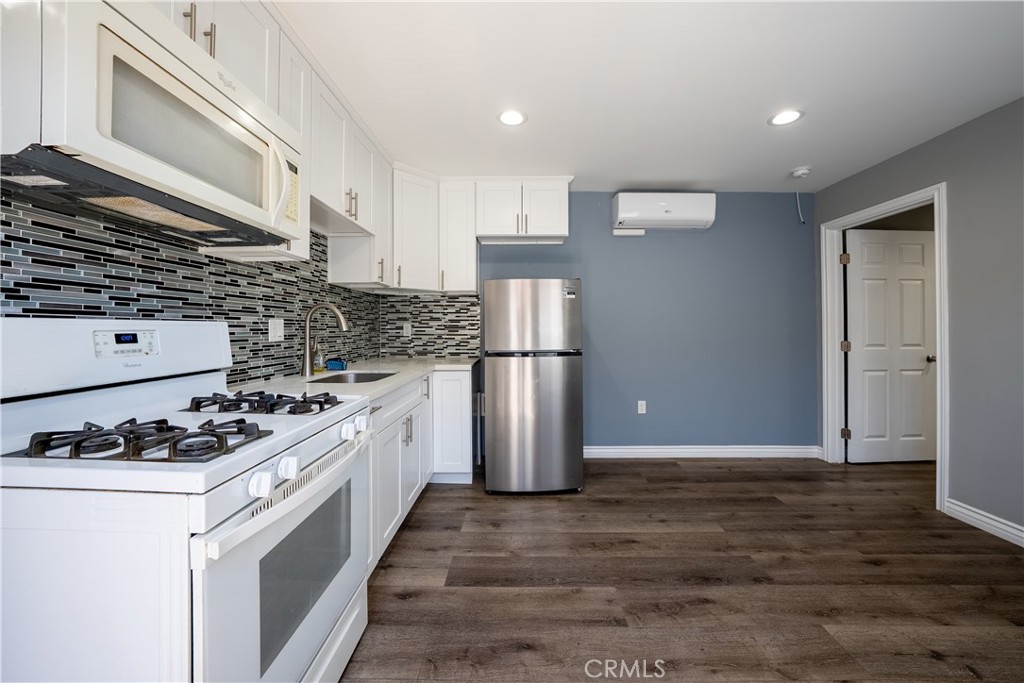 8017 Noble Property Photo 30