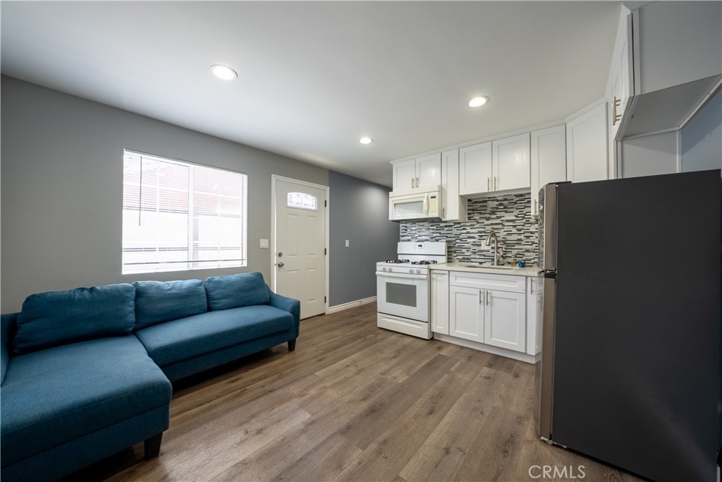 8017 Noble Property Photo 31