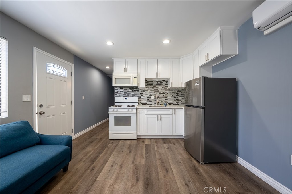 8017 Noble Property Photo 35