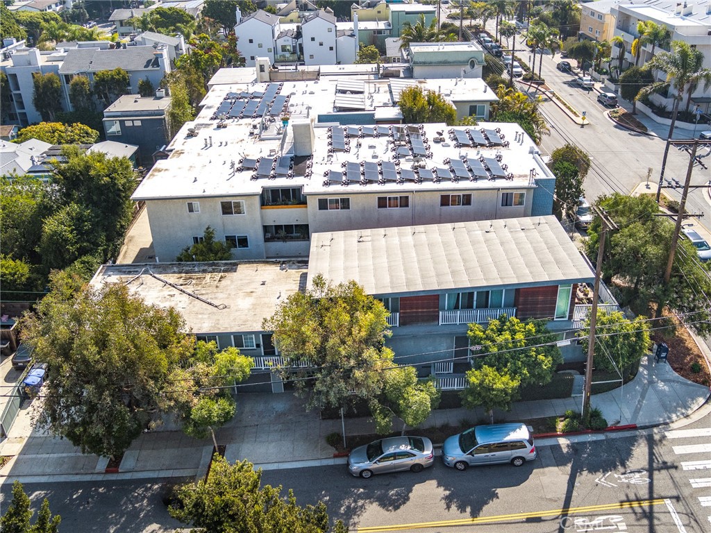 402 Pacific Property Photo 4