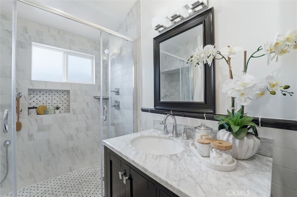 11937 S La Cienega Property Photo 19