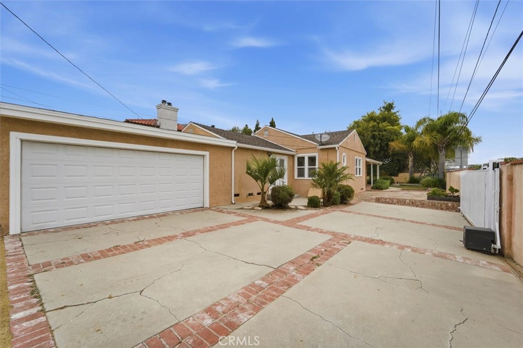 11937 S La Cienega Property Photo 32