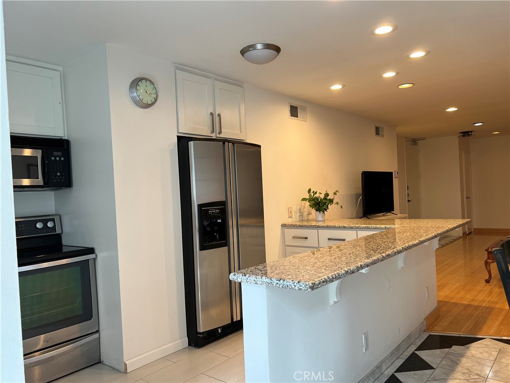 10747 Wilshire 505 Property Photo 20
