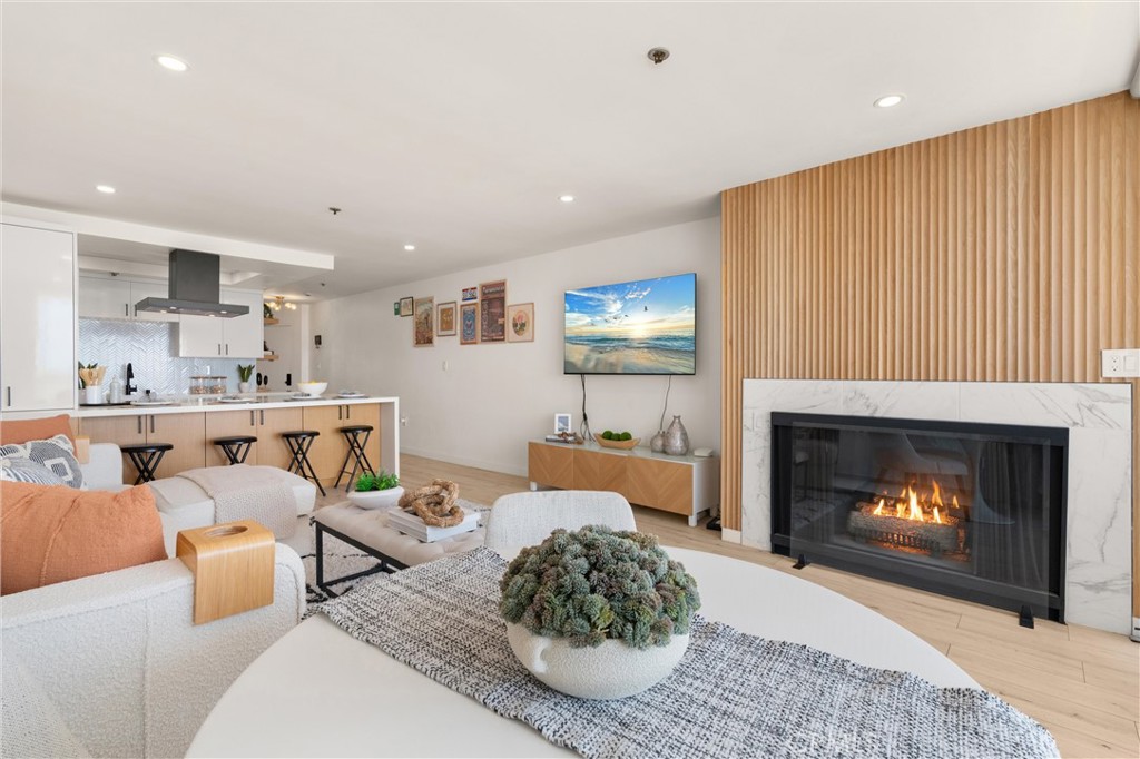 615 Esplanade 503 Property Photo 5