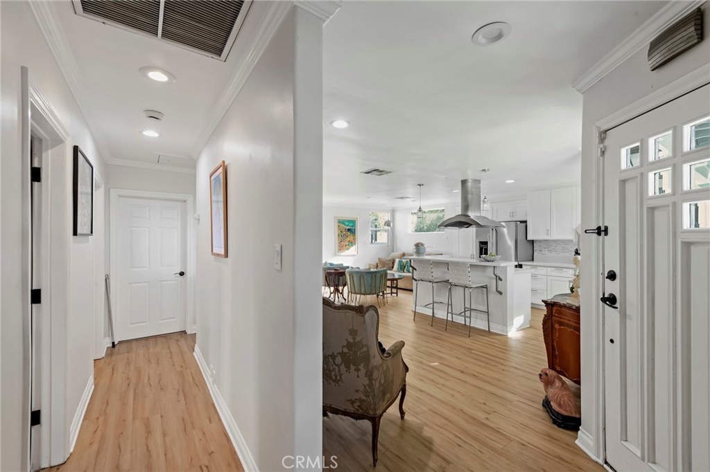5231 Glasgow Way Property Photo 11