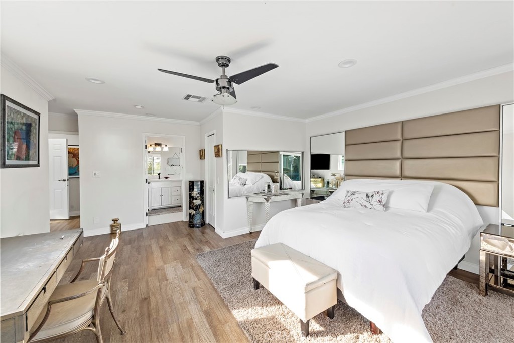 5231 Glasgow Way Property Photo 12