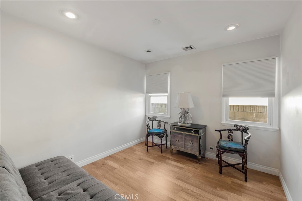 5231 Glasgow Way Property Photo 18