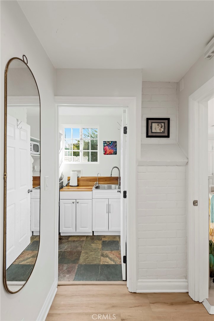 5231 Glasgow Way Property Photo 19
