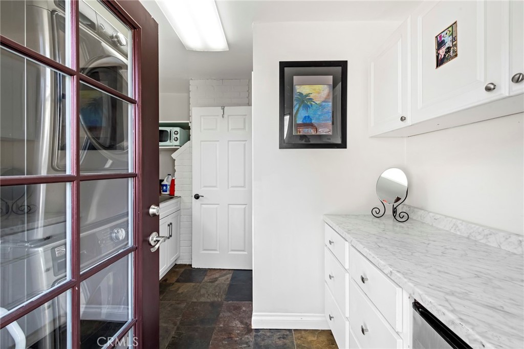 5231 Glasgow Way Property Photo 21