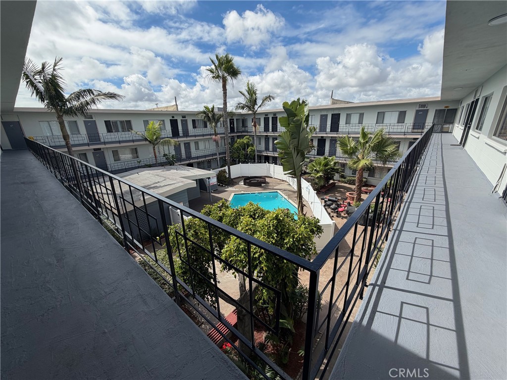 835 W Rosecrans Avenue Property Photo 6