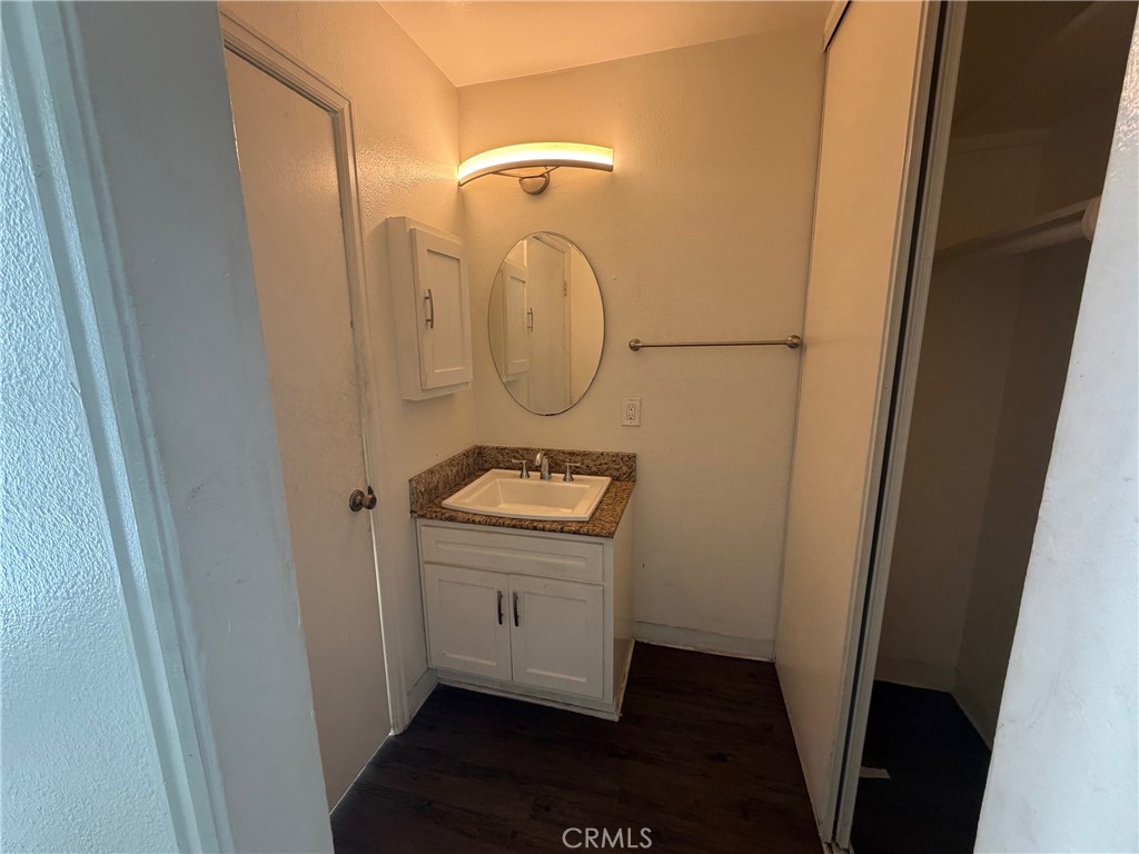835 W Rosecrans Avenue Property Photo 8