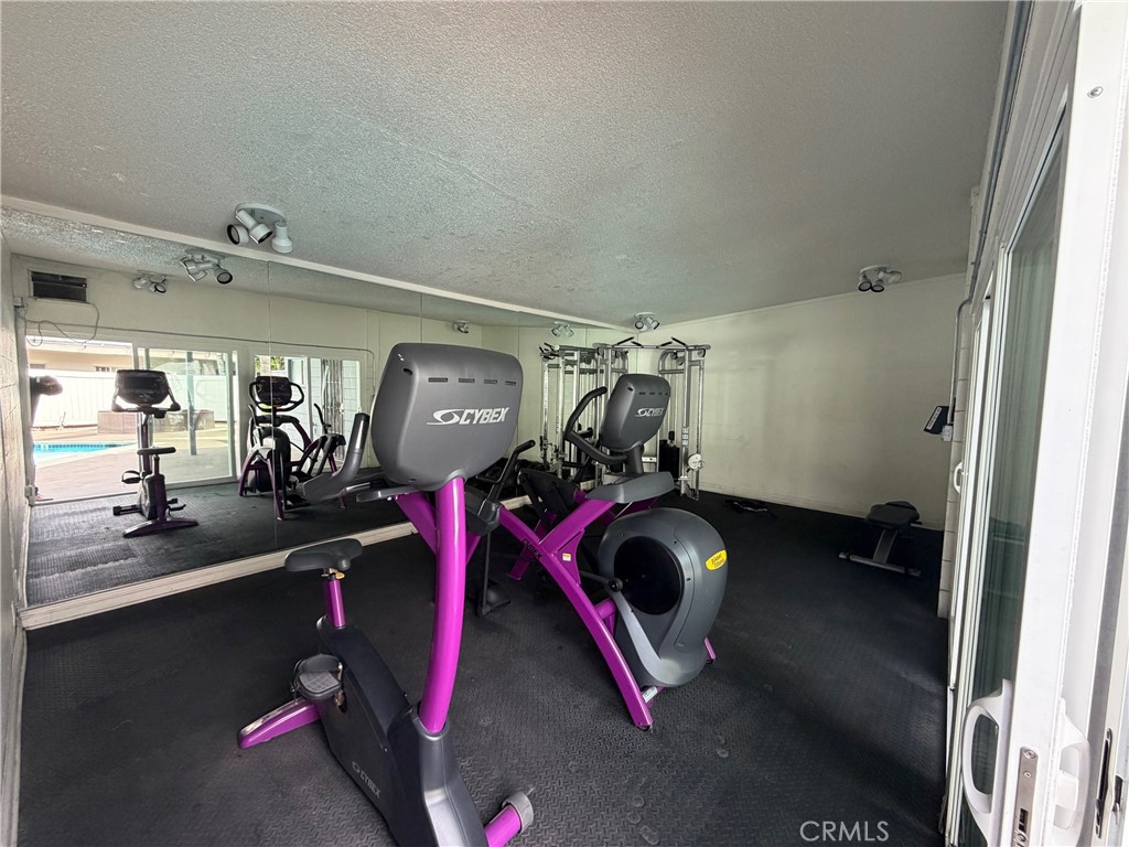835 W Rosecrans Avenue Property Photo 11