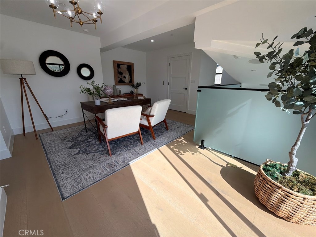 110 S Irena Avenue B Property Photo 18