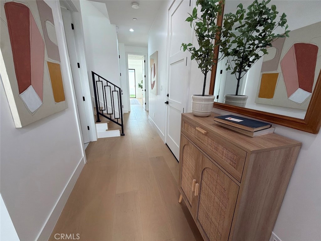 110 S Irena Avenue B Property Photo 20