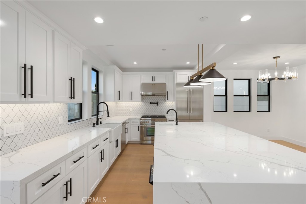 110 S Irena Avenue B Property Photo 24