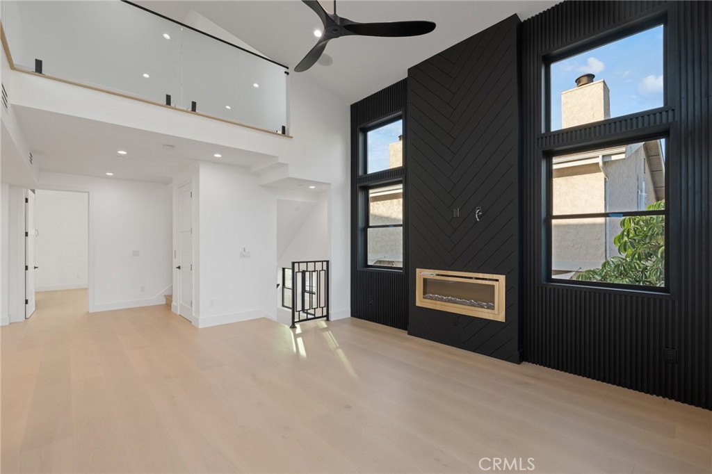 110 S Irena Avenue B Property Photo 28