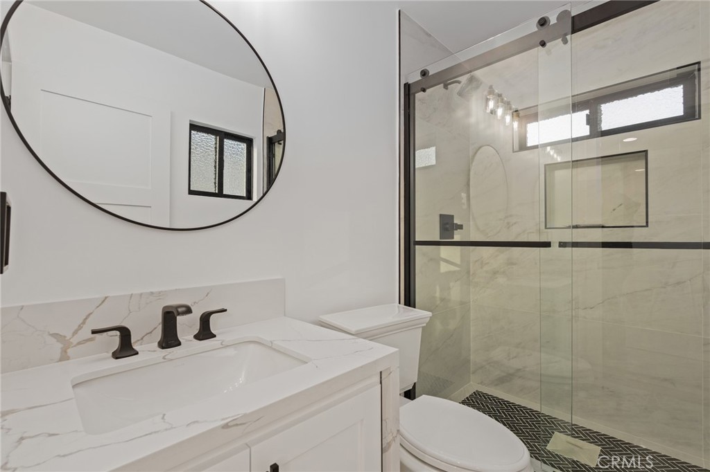 110 S Irena Avenue B Property Photo 29